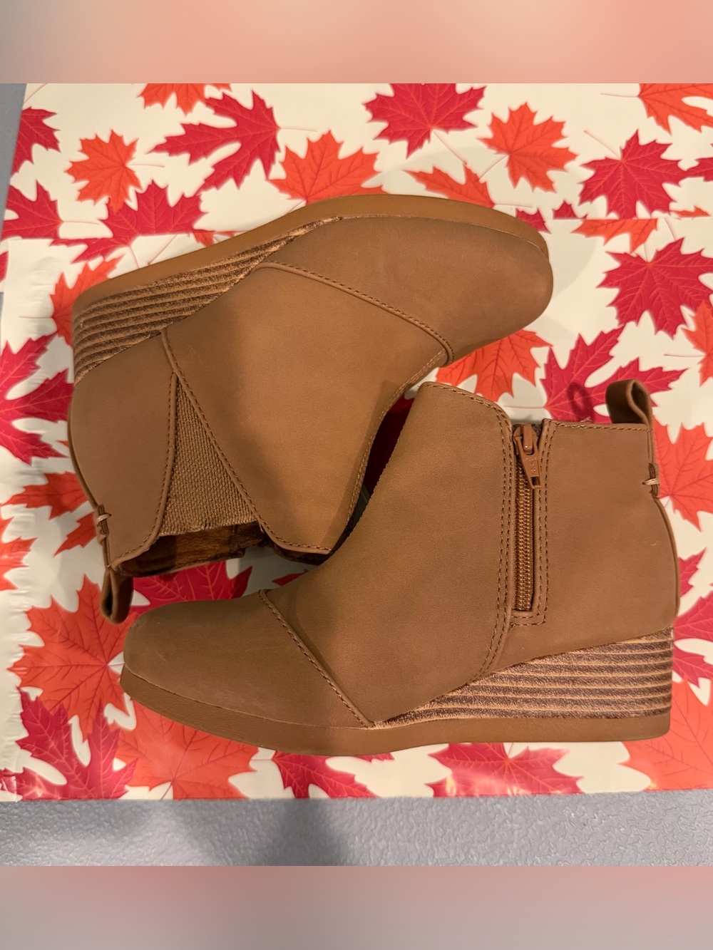 TOMS Kelsey Kids Ankle Boots Brown Wedge Heel Rounded Toe Side Zippers Size 13
